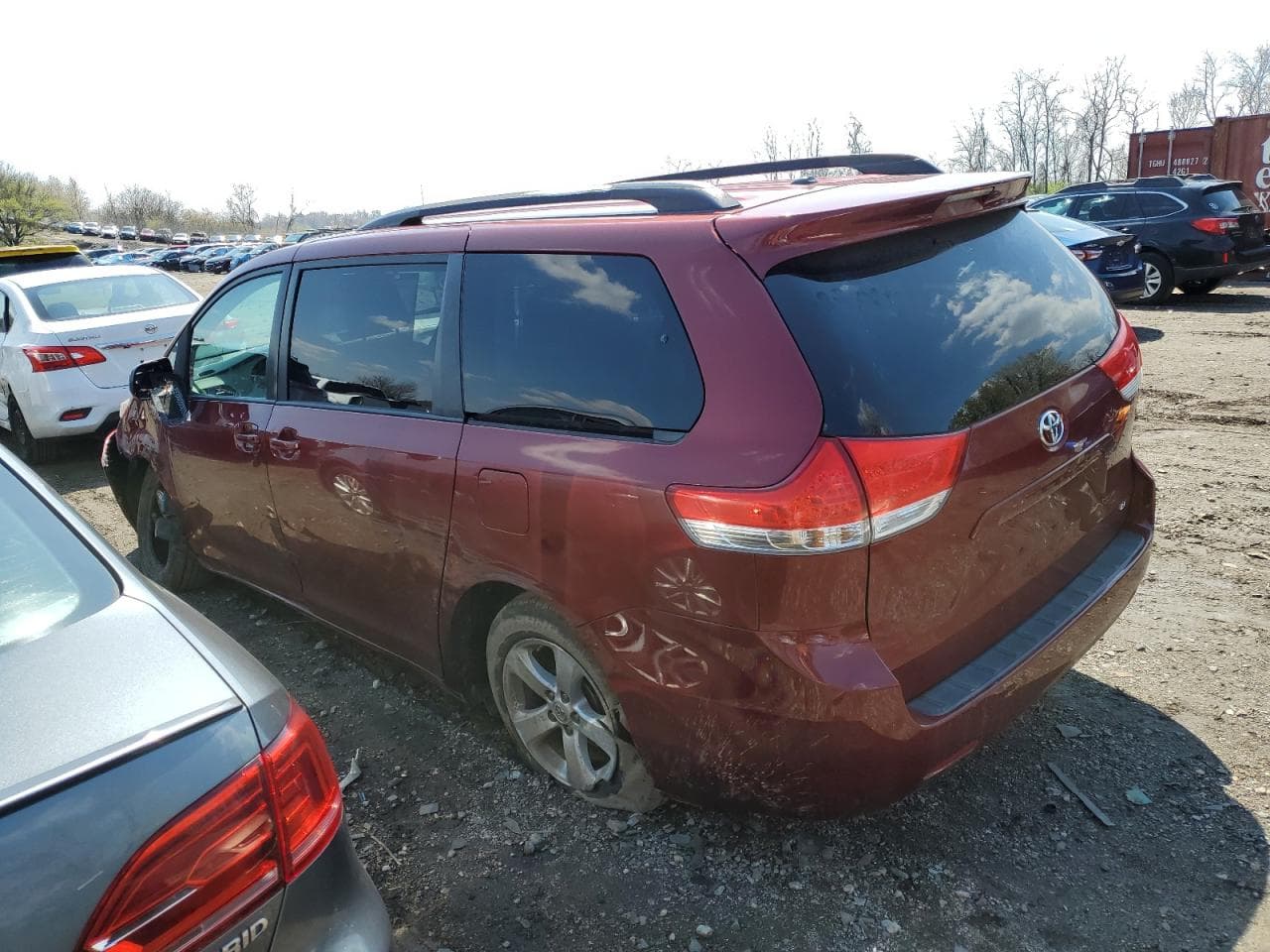 2013 Toyota Sienna Le - foto 2