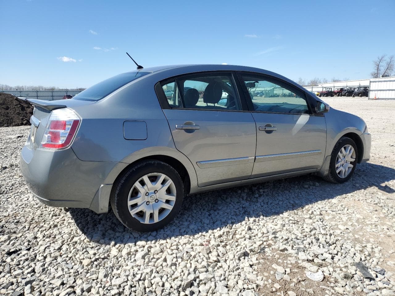 2011 Nissan Sentra 2.0S - foto 3