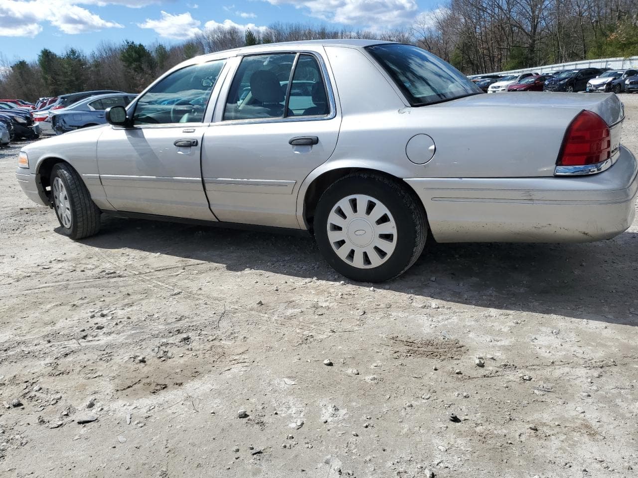 2008 Ford Crown Victoria Standard - foto 2