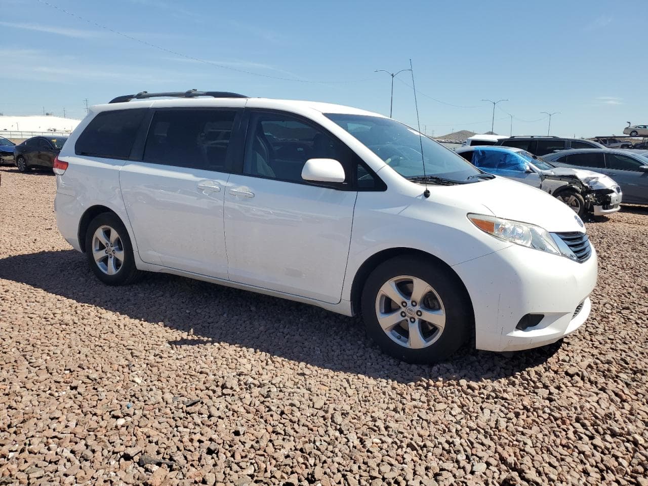 2013 Toyota Sienna Le - foto 4