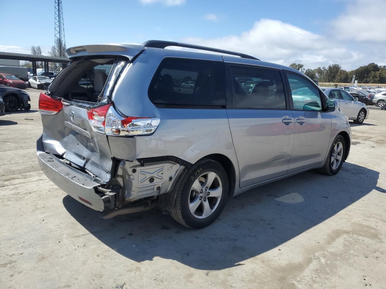 2013 Toyota Sienna Le - foto 3