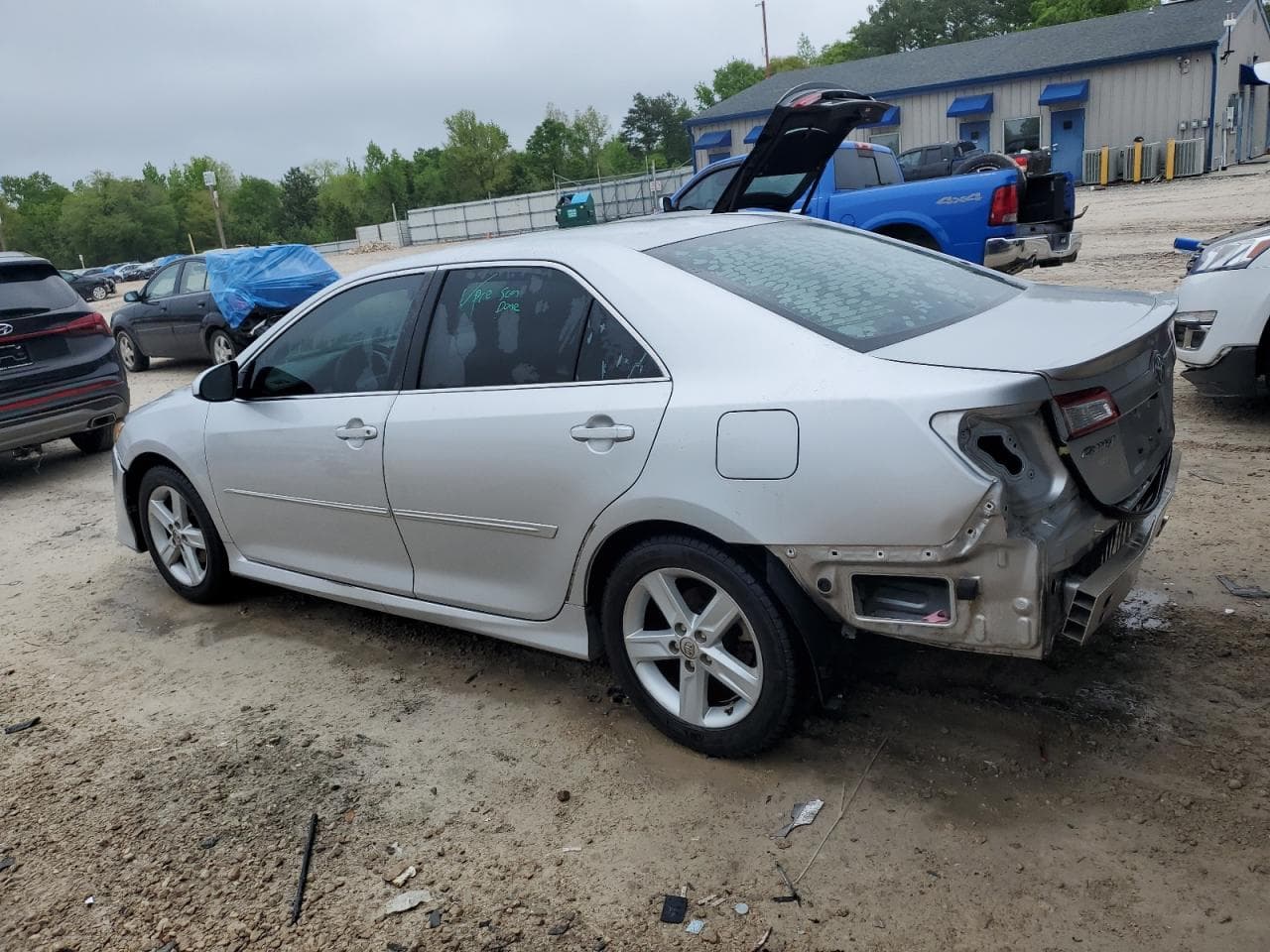 2013 Toyota Camry Se - foto 2
