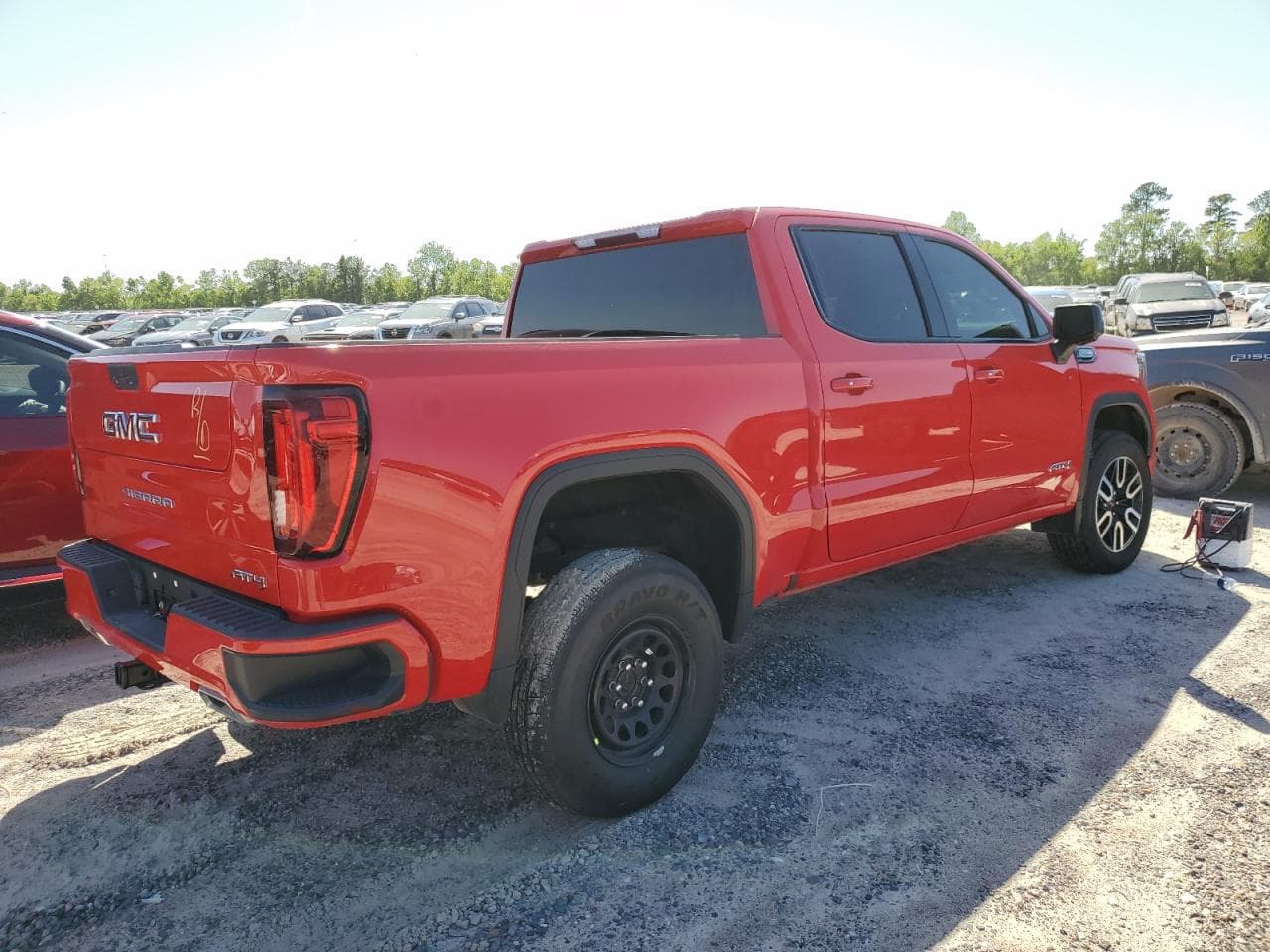 2021 GMC Sierra K1500 At4 - foto 3