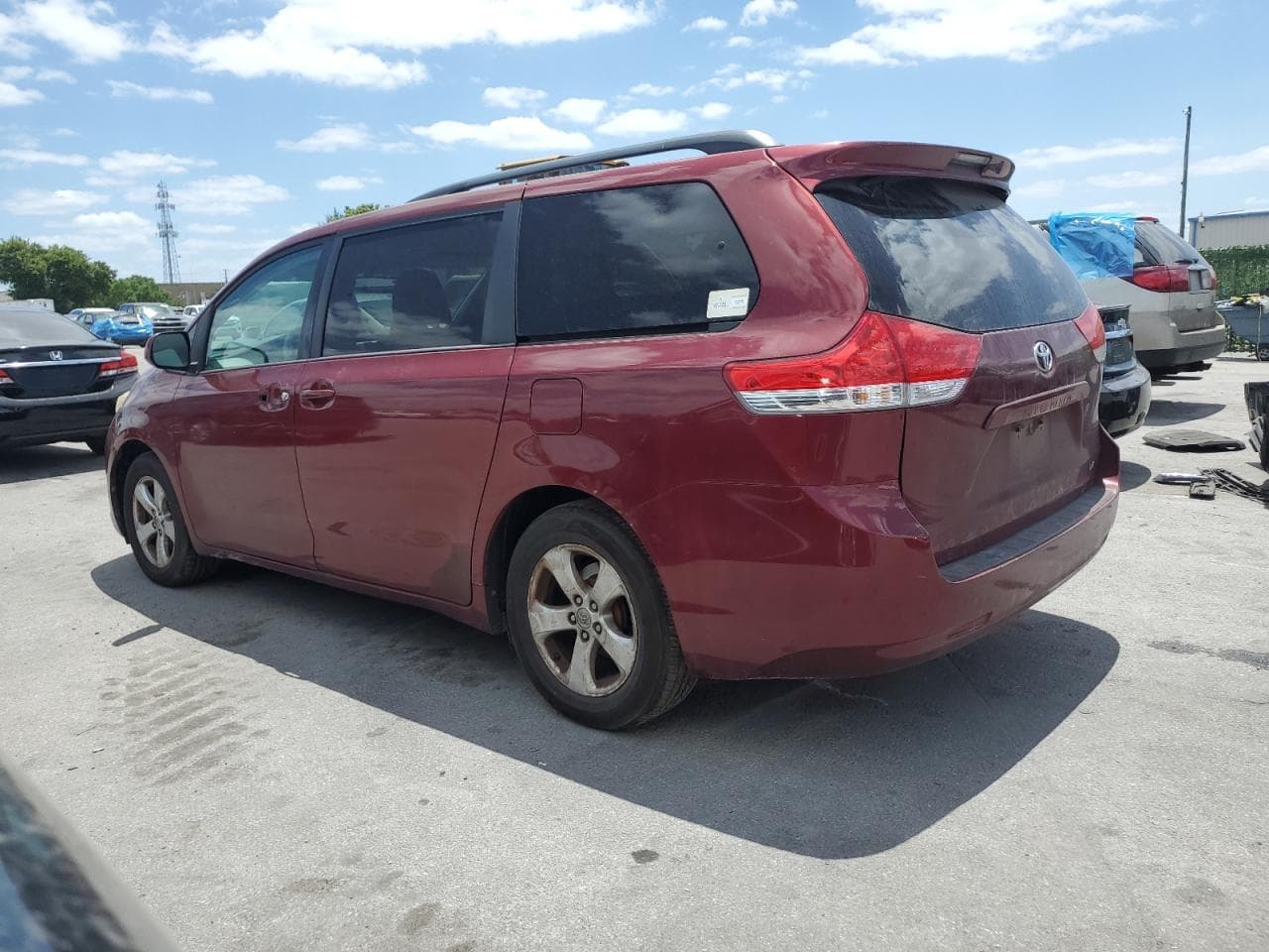 2013 Toyota Sienna Le - foto 2