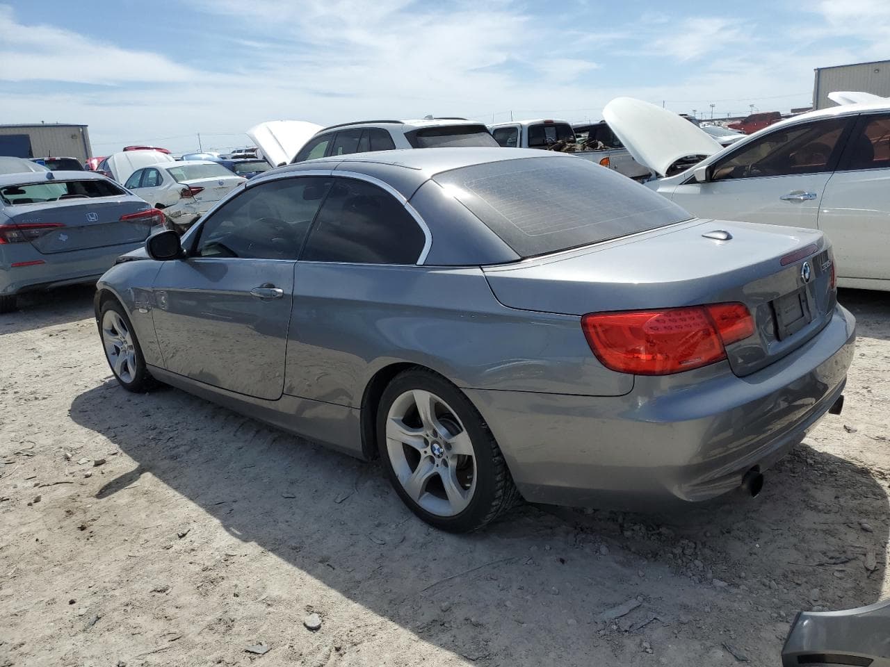 2011 BMW 335I - foto 2