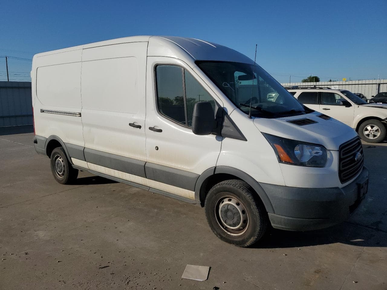 2017 Ford Transit T-250 - foto 4