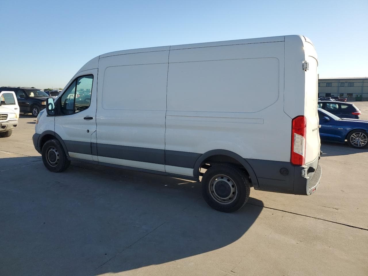 2017 Ford Transit T-250 - foto 2