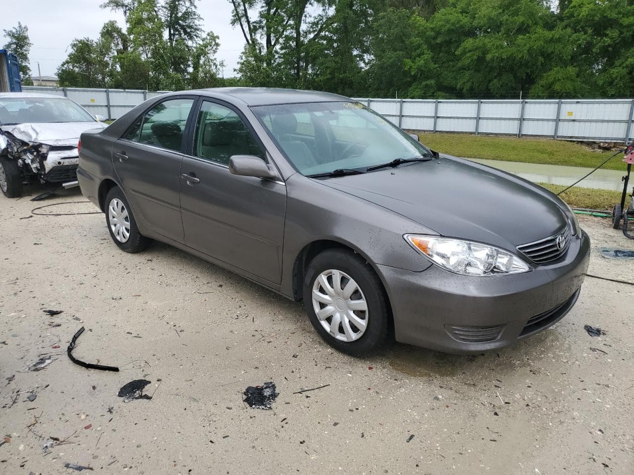 2005 Toyota Camry Le - foto 4
