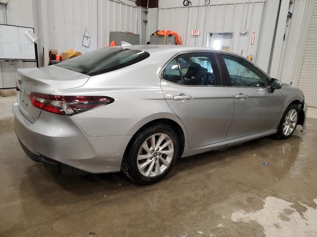 2021 Toyota Camry Le - foto 3