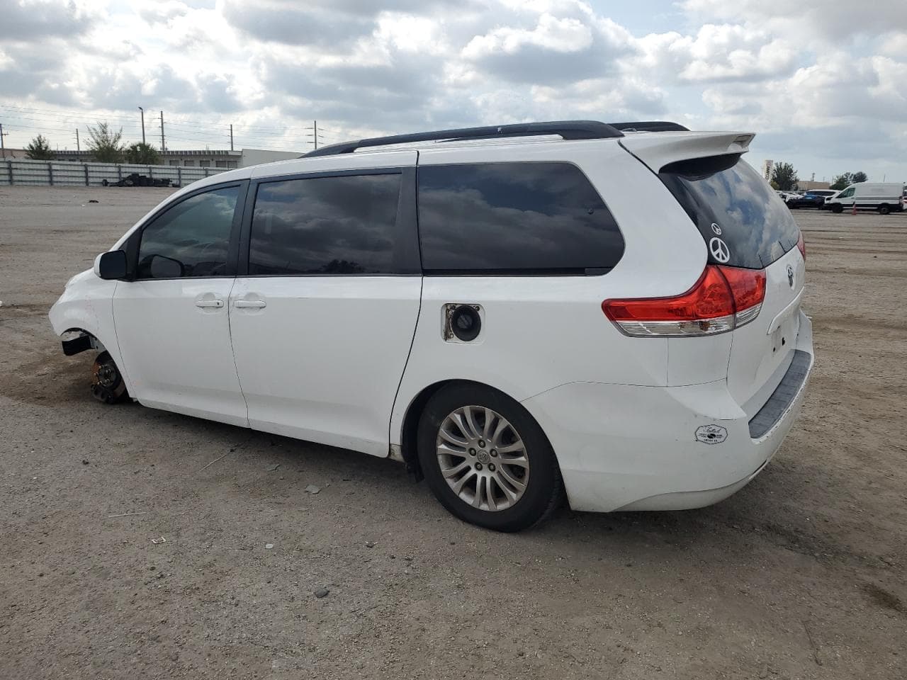 2013 Toyota Sienna Xle - foto 2