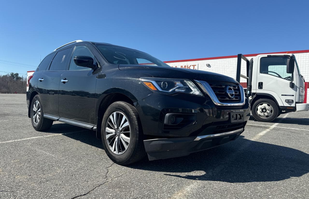 2017 Nissan Pathfinder S