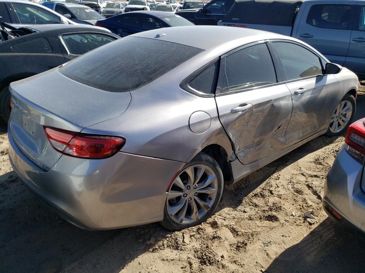 2015 Chrysler 200 S - foto 3