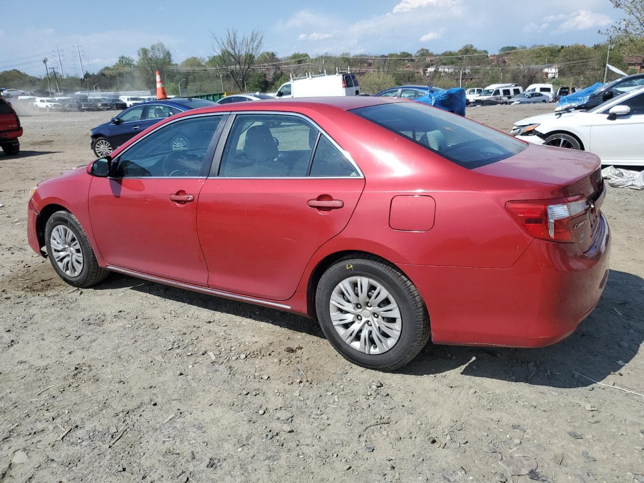 2014 Toyota Camry Le - foto 2