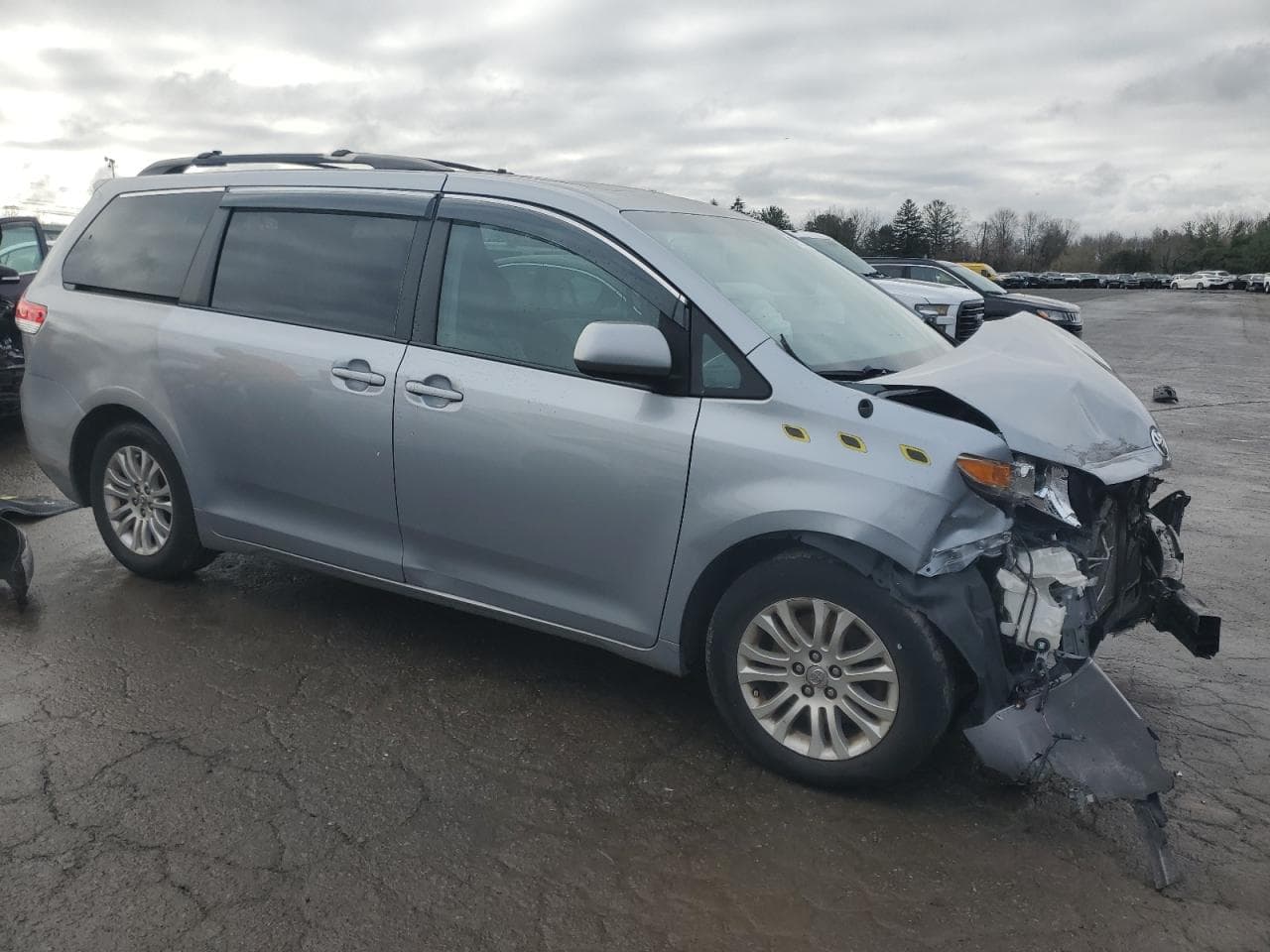 2013 Toyota Sienna Xle - foto 4