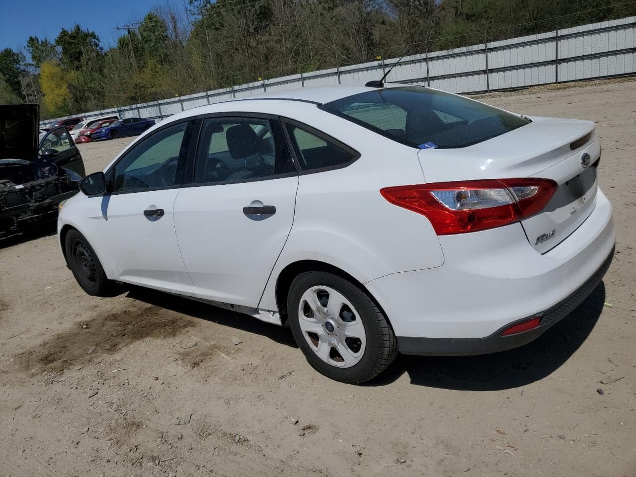 2014 Ford Focus S - foto 2