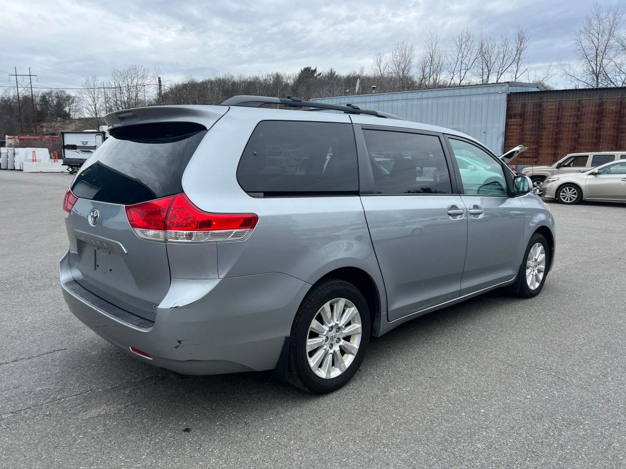 2011 Toyota Sienna Le - foto 4