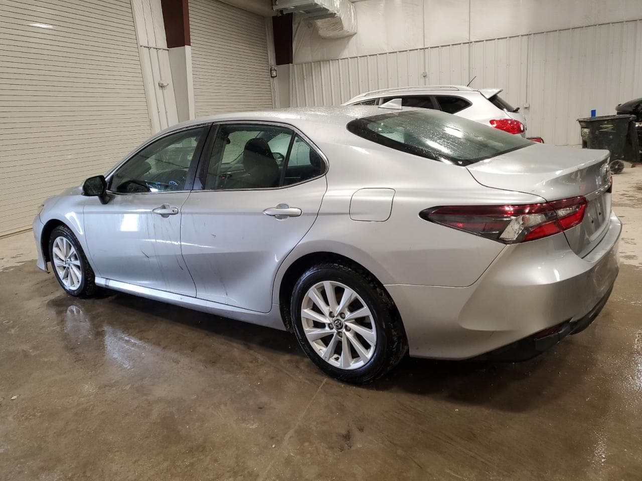 2021 Toyota Camry Le - foto 2