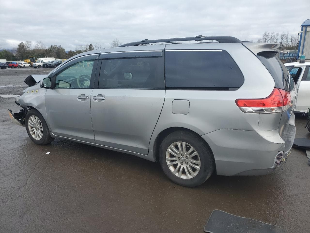2013 Toyota Sienna Xle - foto 2