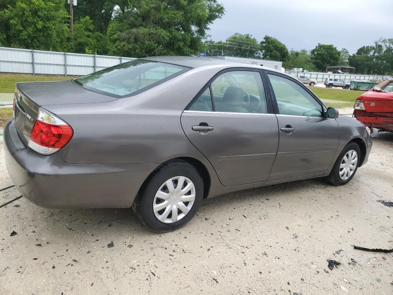2005 Toyota Camry Le - foto 3