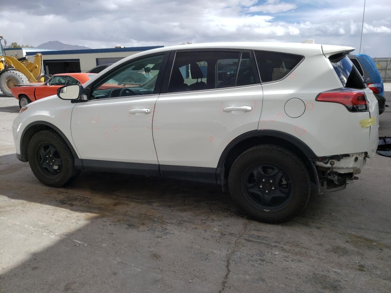 2018 Toyota Rav4 Le - foto 2