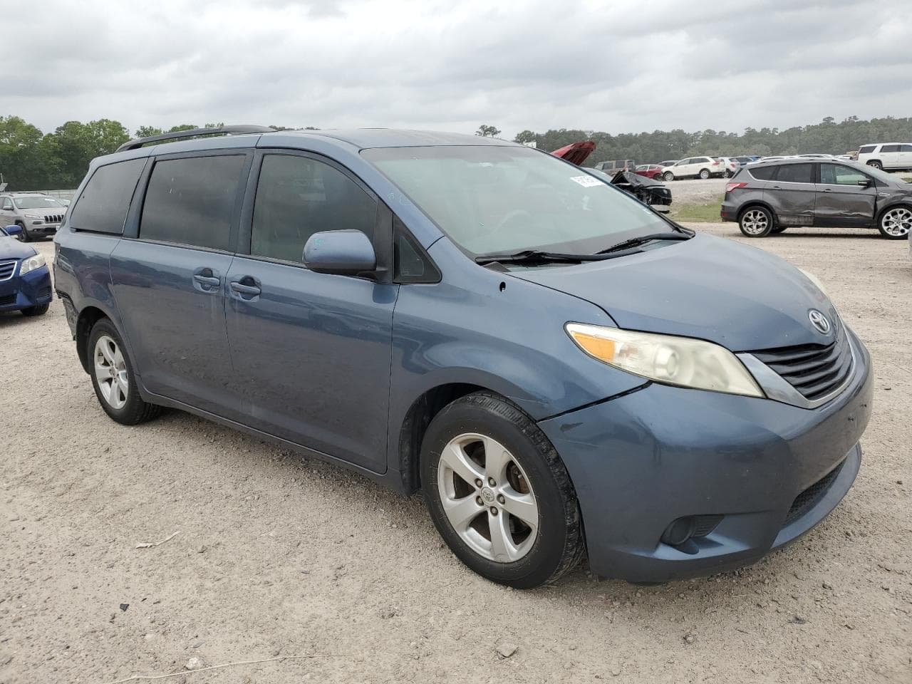 2013 Toyota Sienna Le - foto 4