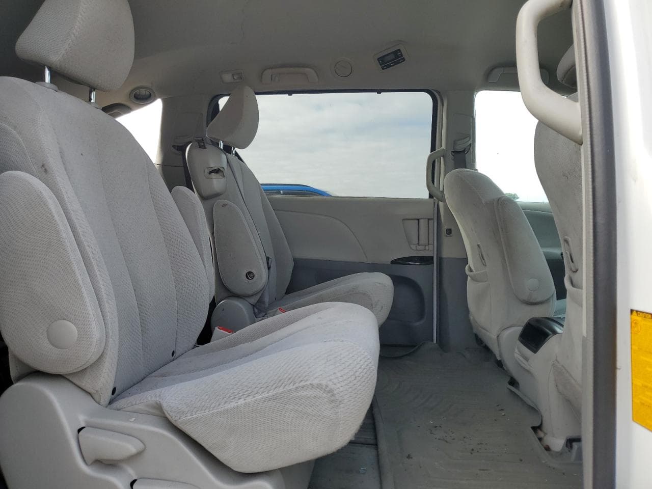 2013 Toyota Sienna Le - foto 4