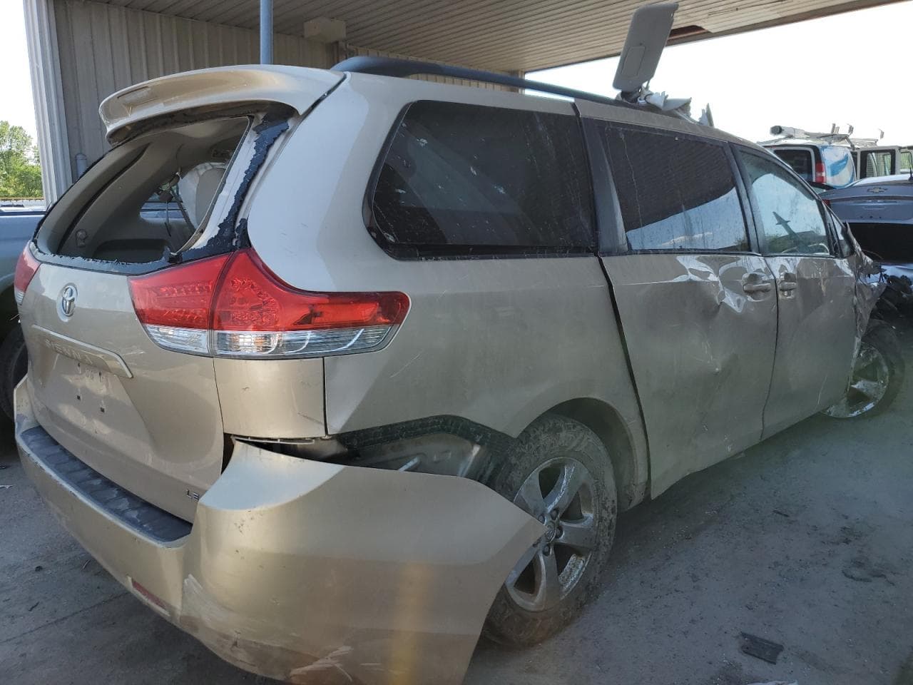 2013 Toyota Sienna Le - foto 3