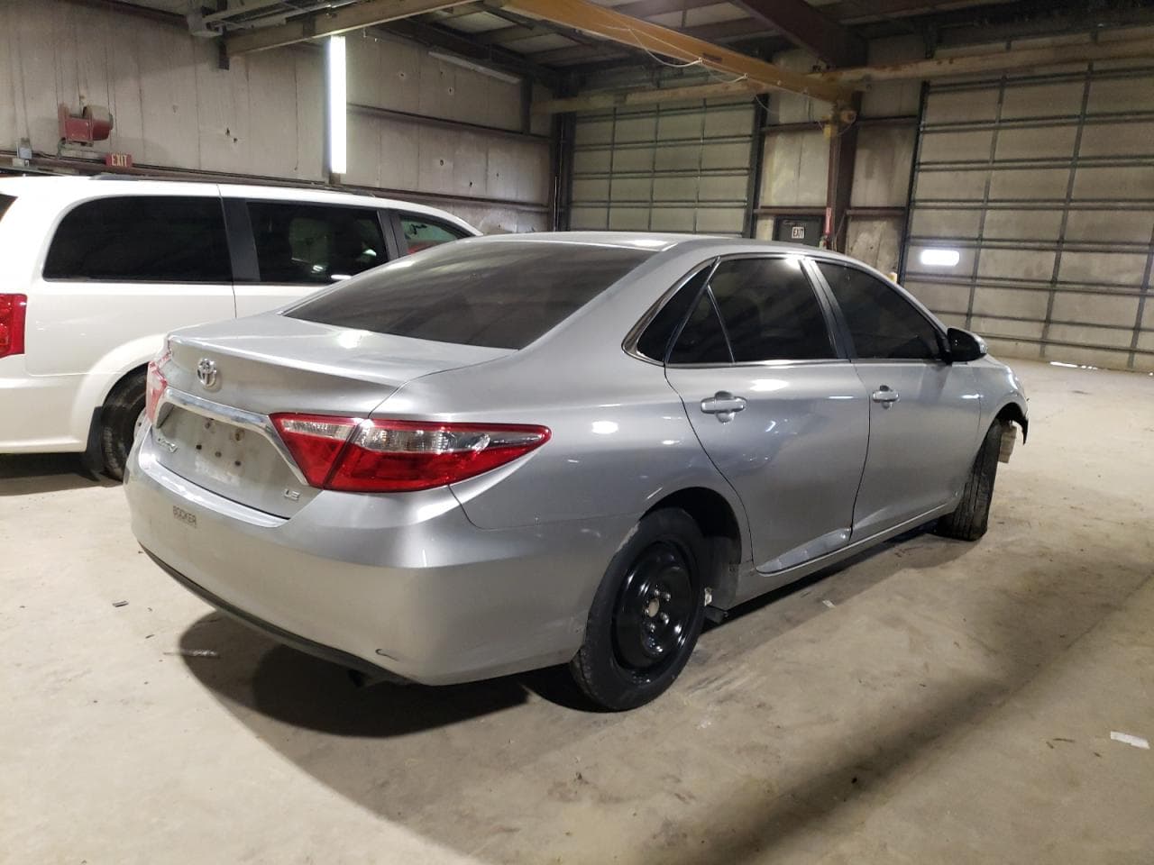 2016 Toyota Camry Le - foto 3