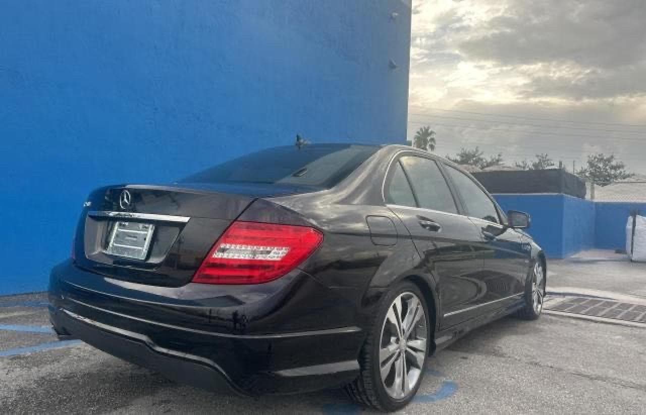 2012 Mercedes-Benz C 250 - foto 4