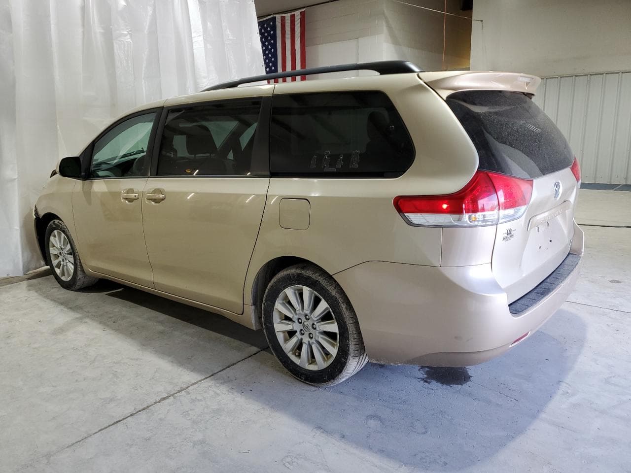 2013 Toyota Sienna Xle - foto 2