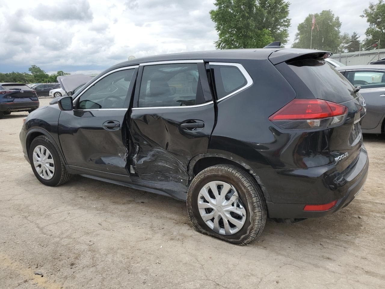 2020 Nissan Rogue S - foto 2