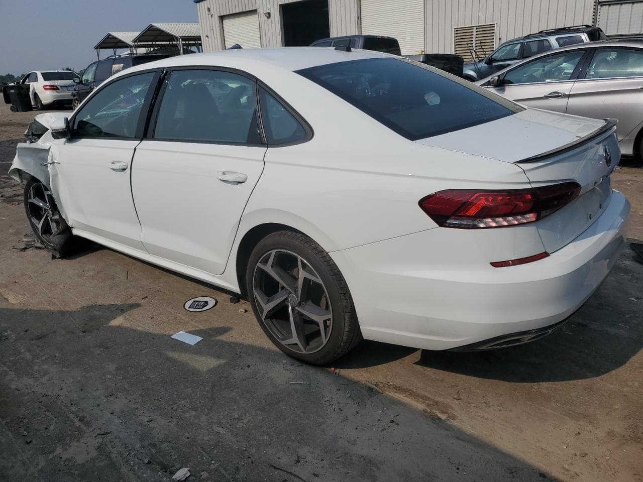2021 Volkswagen Passat R-Line - foto 2