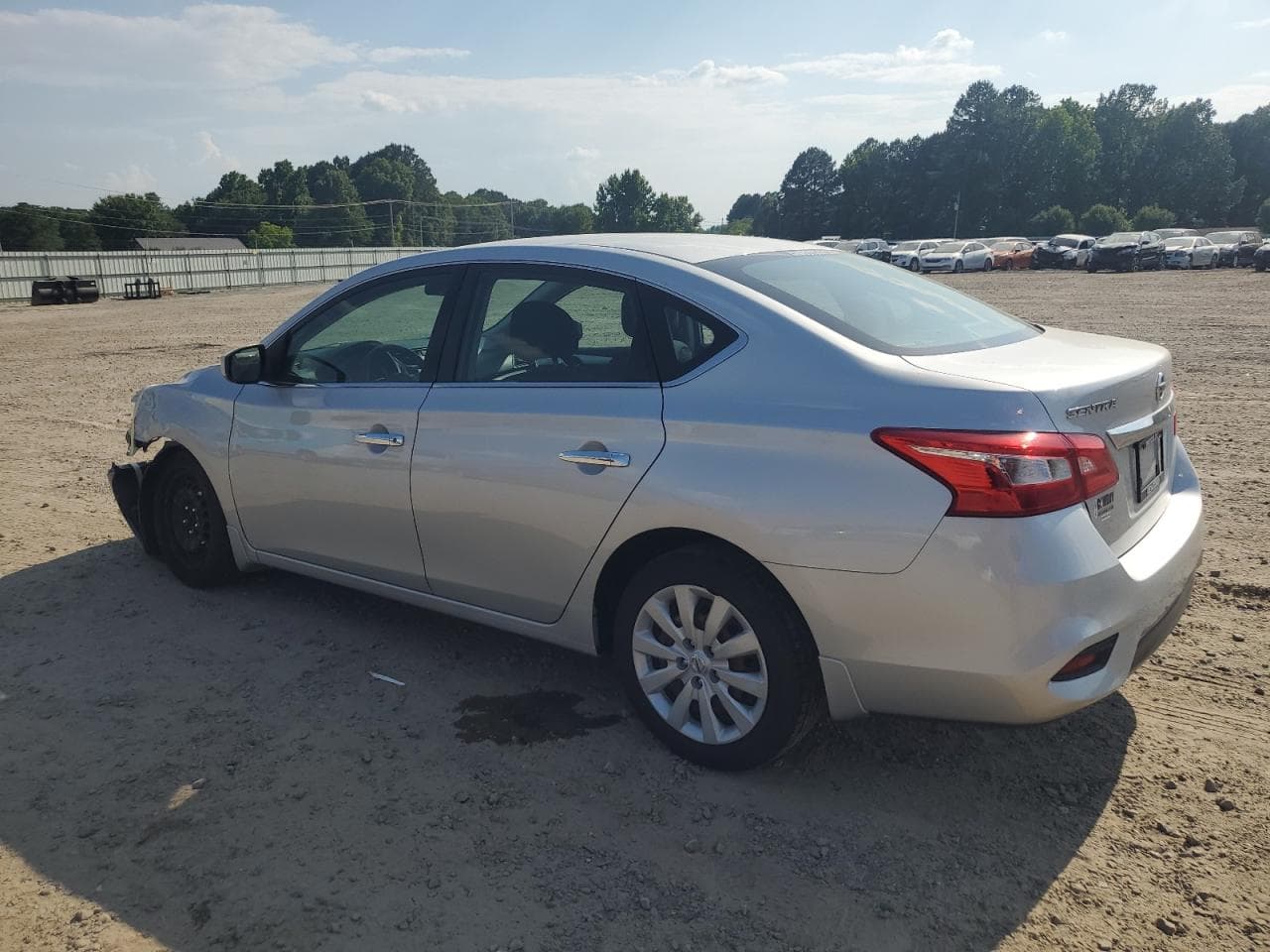 2019 Nissan Sentra S - foto 2