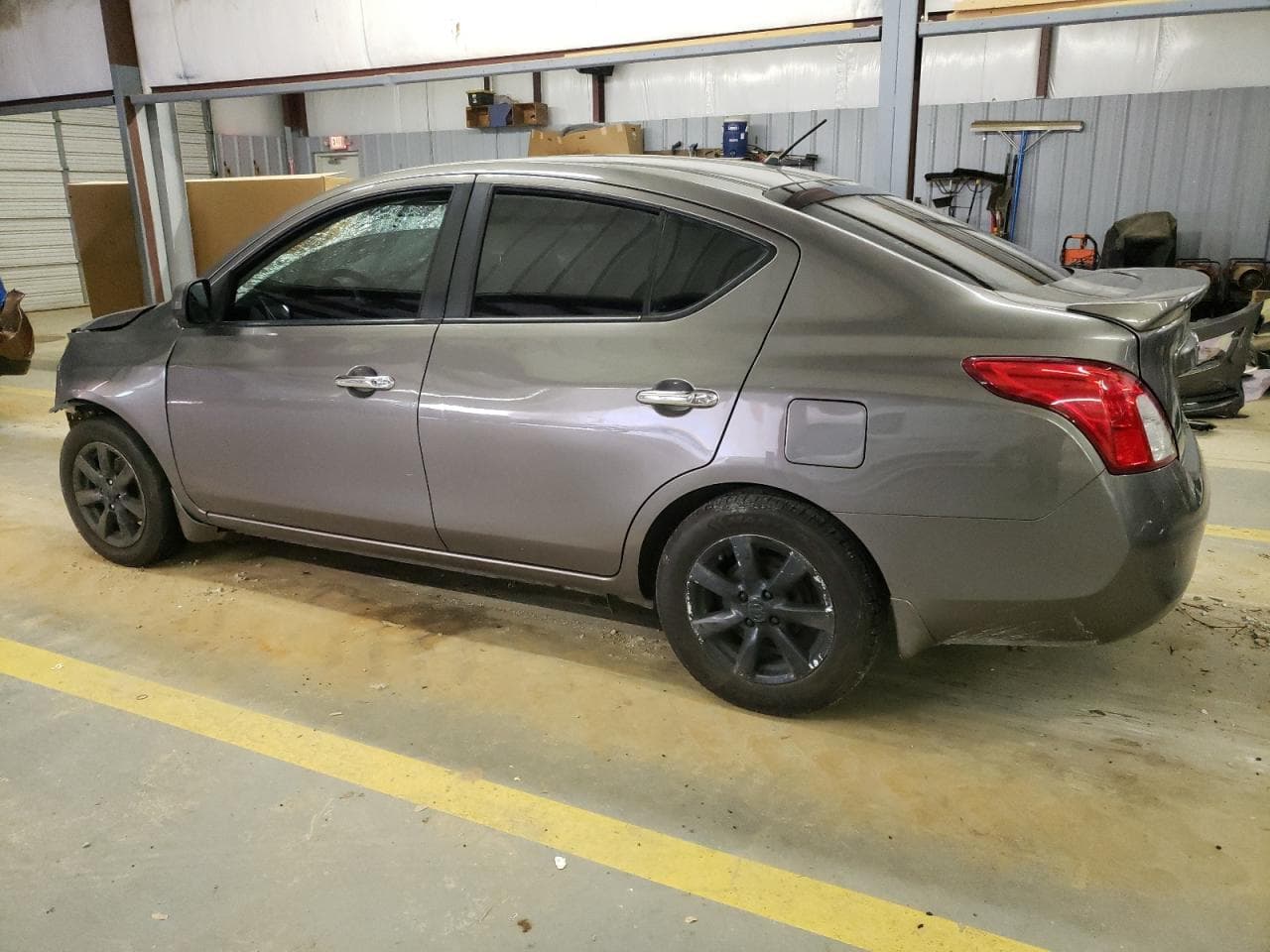 2013 Nissan Versa S - foto 2