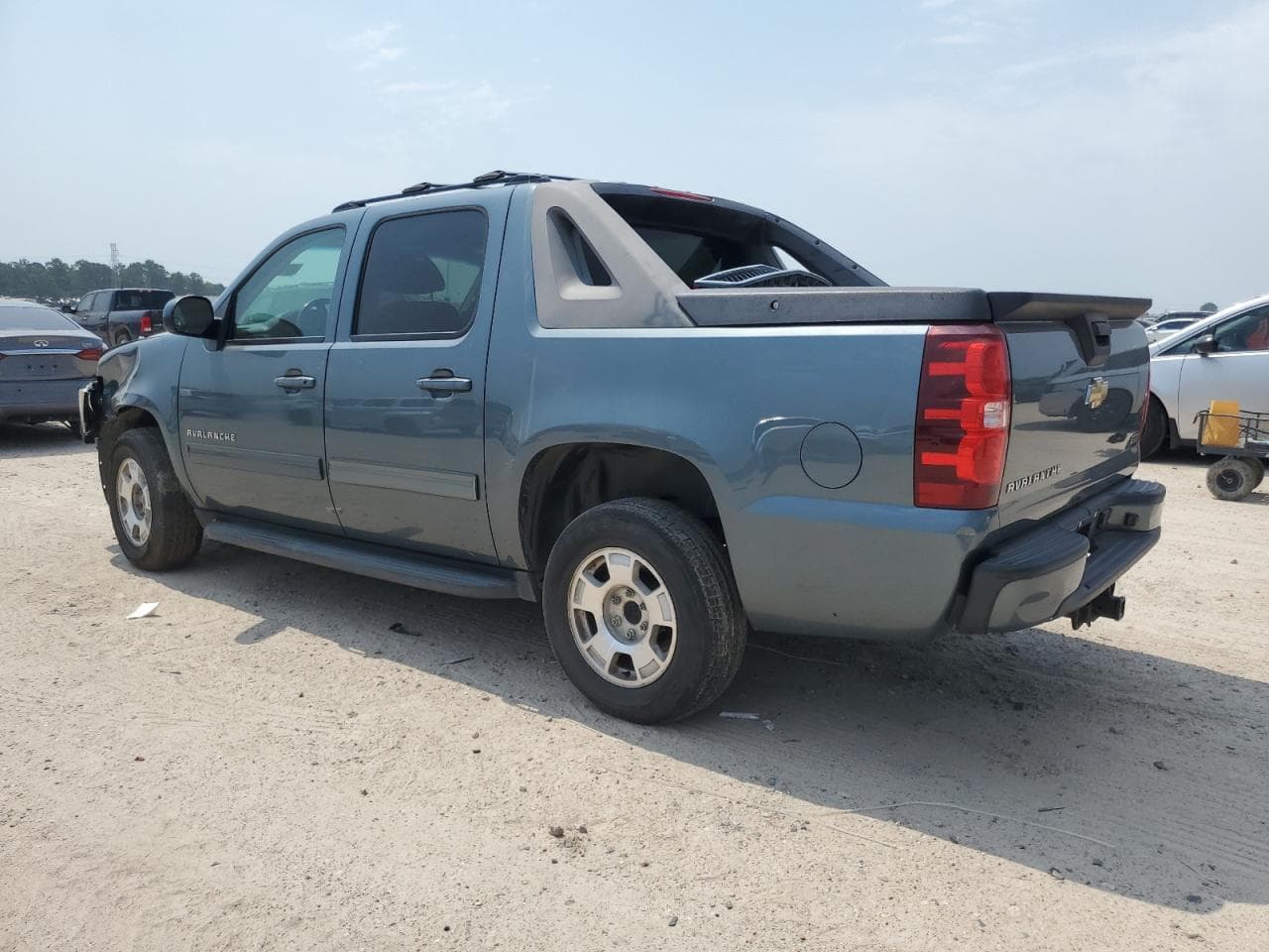 2011 Chevrolet Avalanche Ls - foto 2