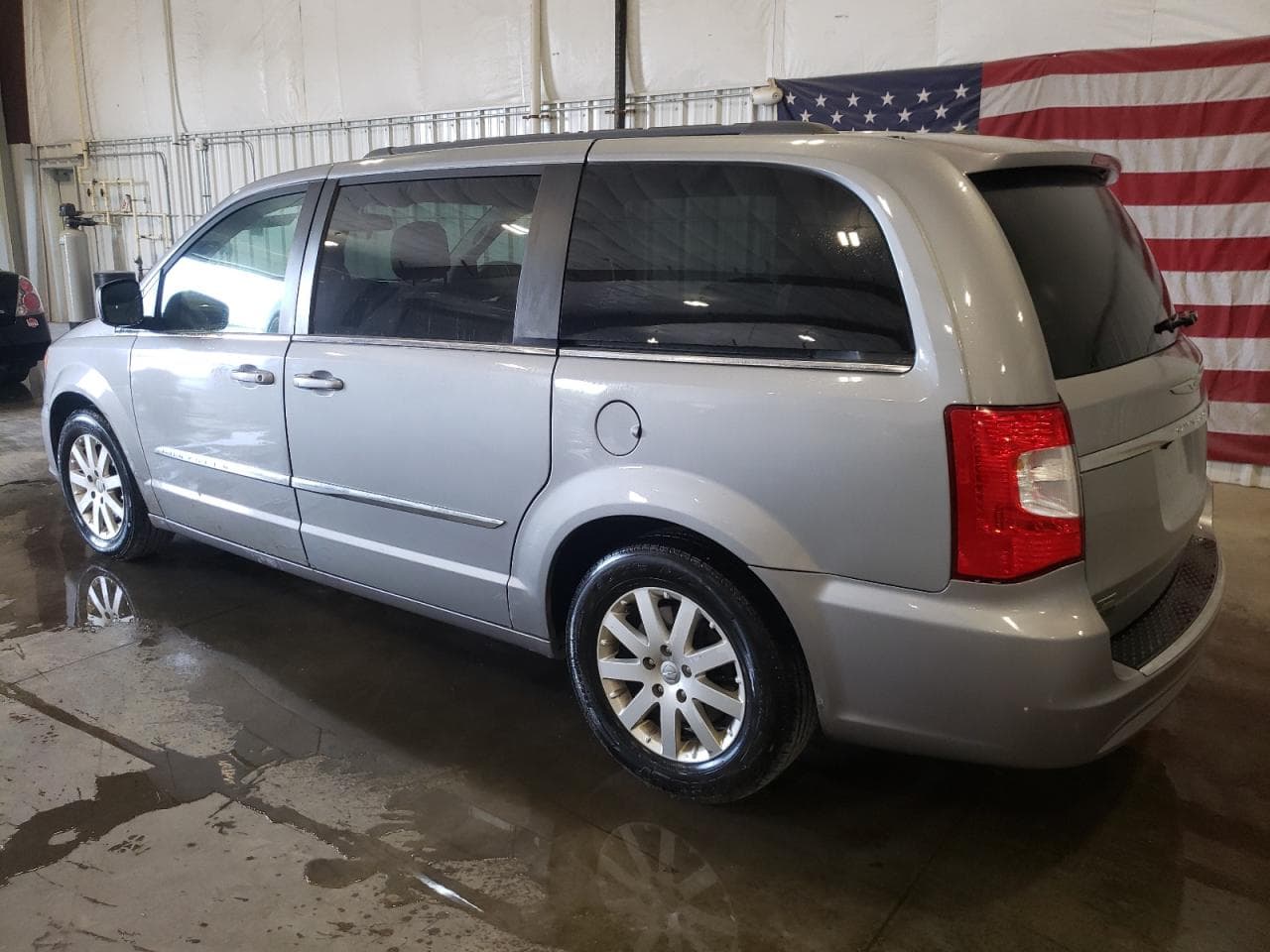 2014 Chrysler Town & Country Touring - foto 2