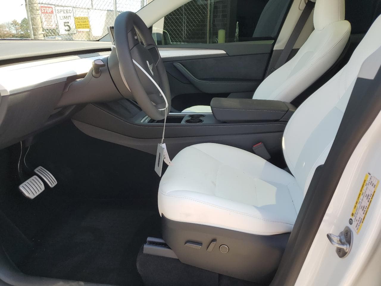 2024 Tesla Model Y - foto 2