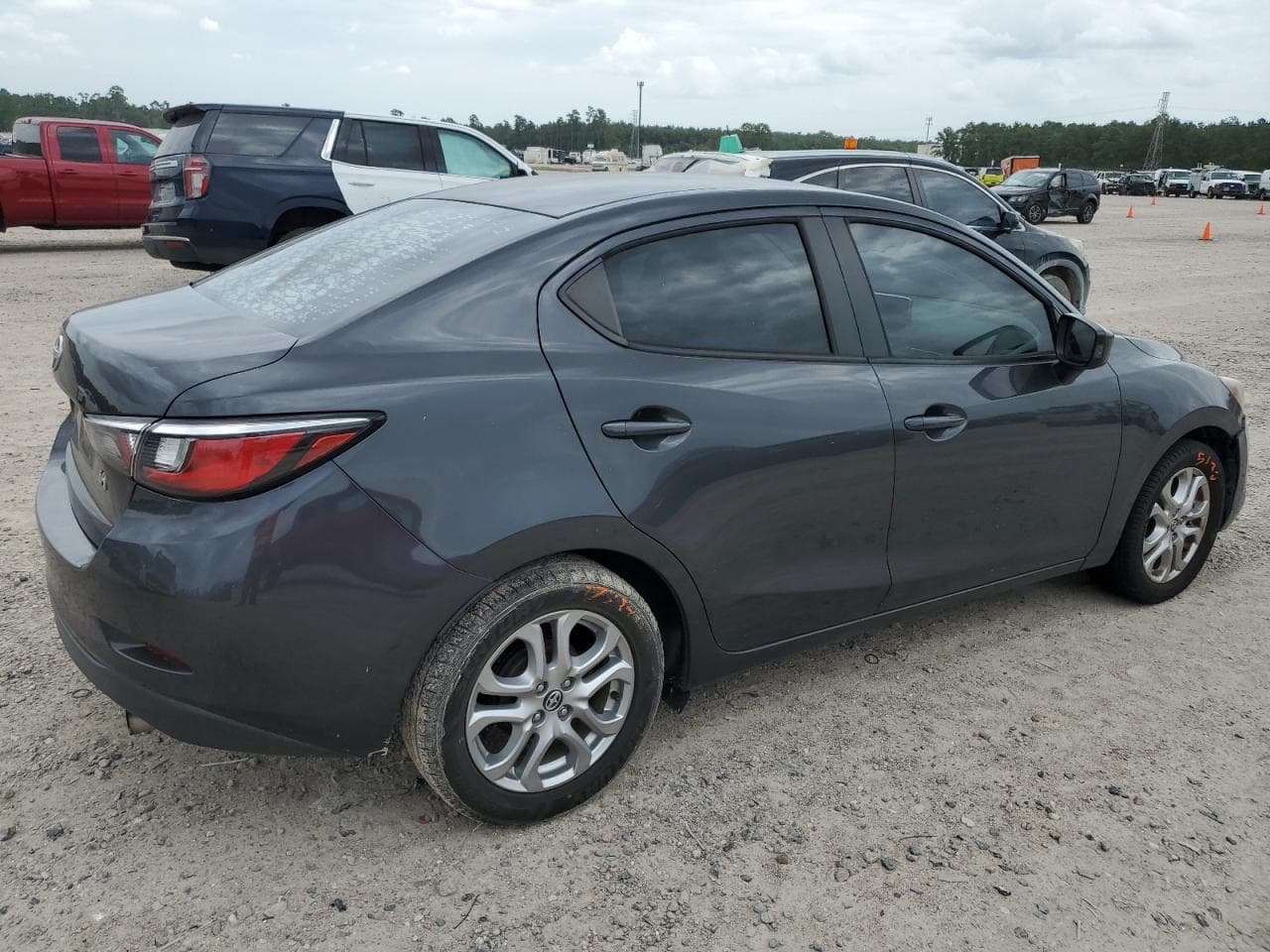 2016 Toyota Scion Ia - foto 3