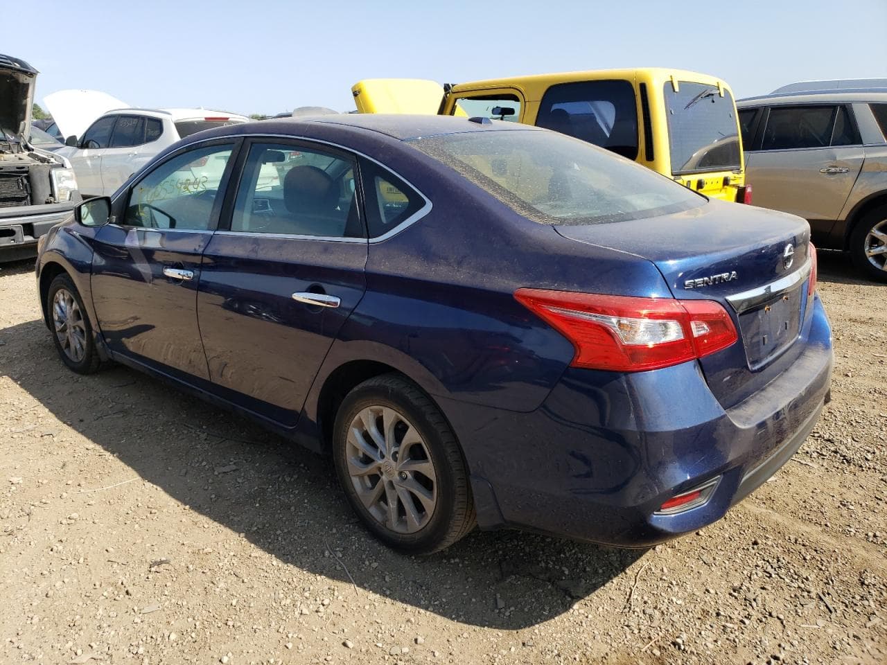 2018 Nissan Sentra S - foto 2