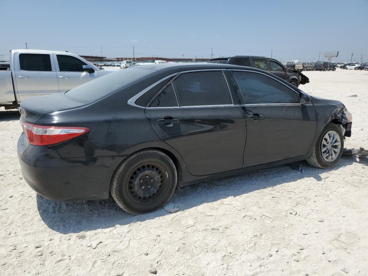 2017 Toyota Camry Le - foto 3
