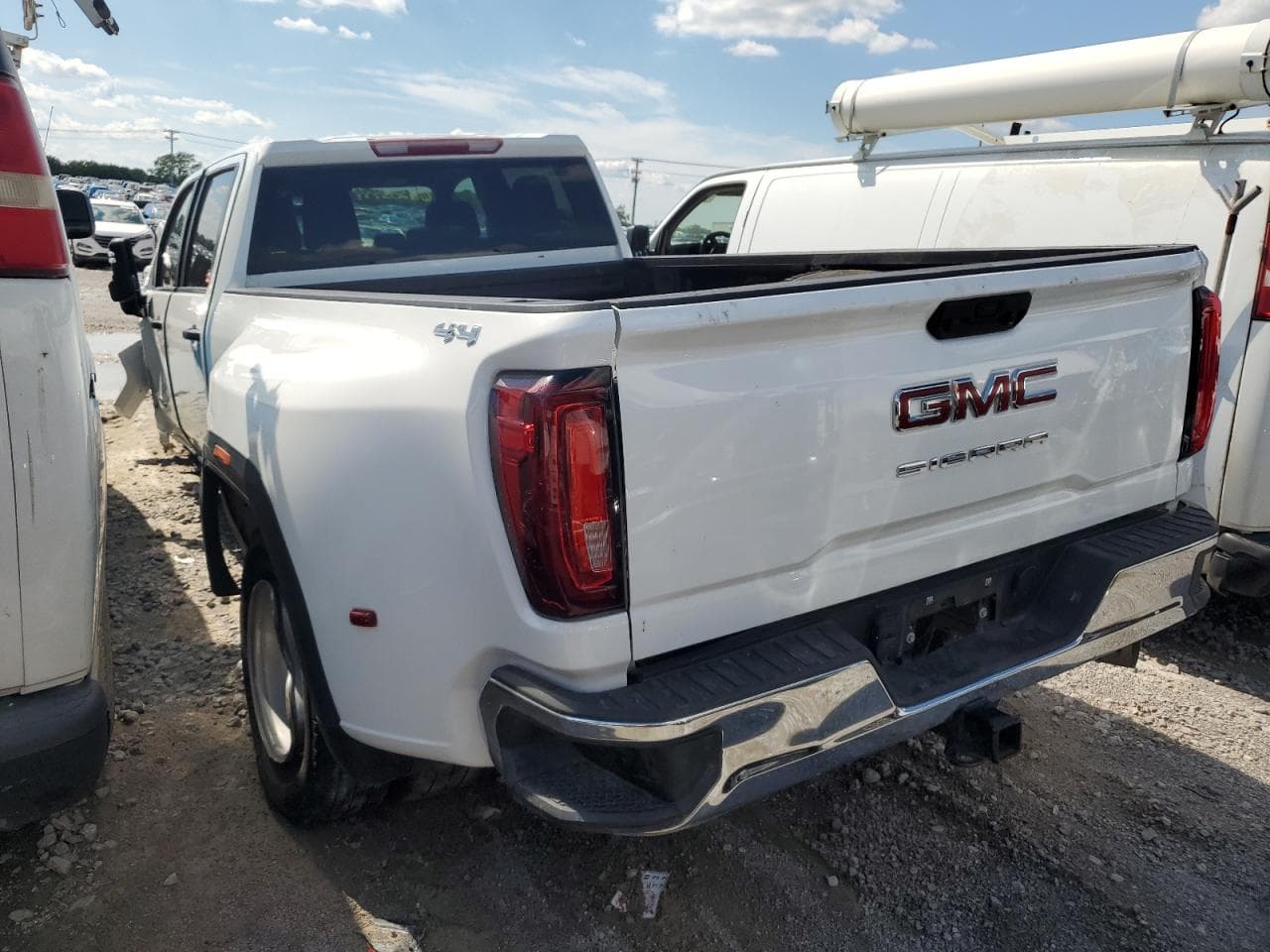 2023 GMC Sierra K3500 - foto 2