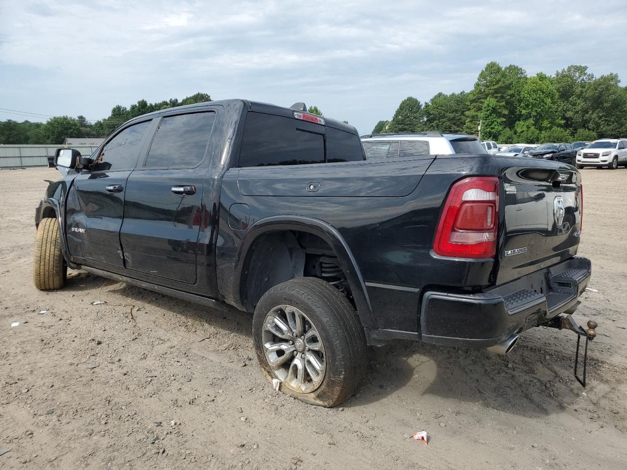 2021 Ram 1500 Laramie - foto 2