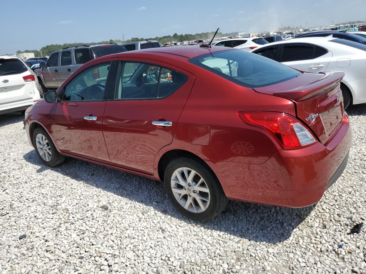 2018 Nissan Versa S - foto 2