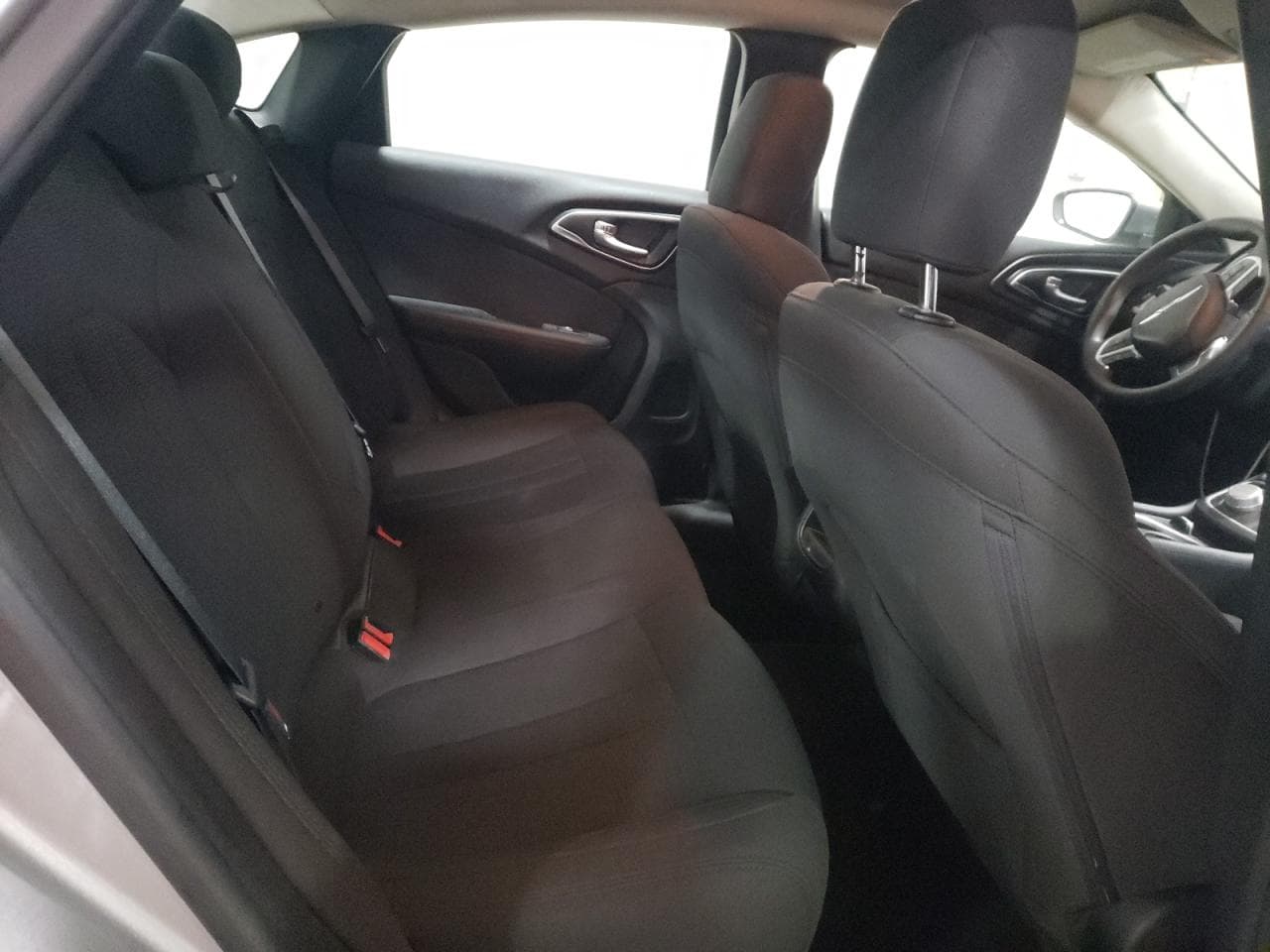 2016 Chrysler 200 Limited - foto 2