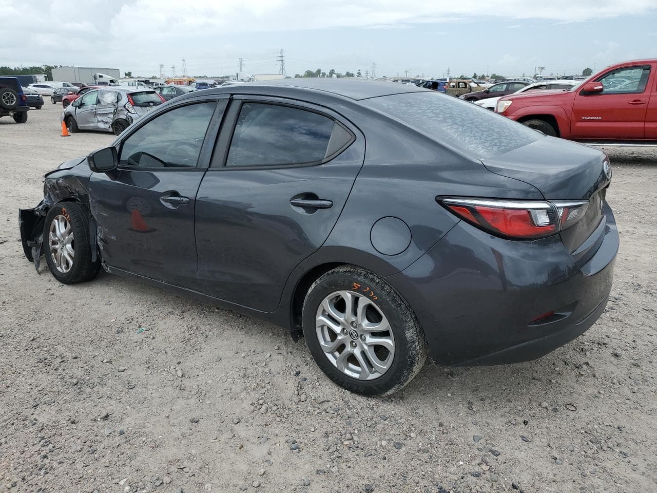 2016 Toyota Scion Ia - foto 2