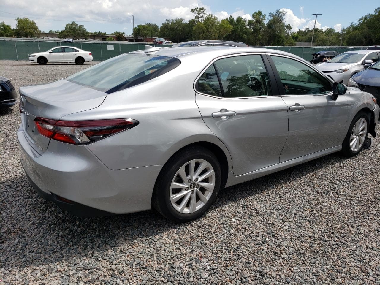 2022 Toyota Camry Le - foto 3