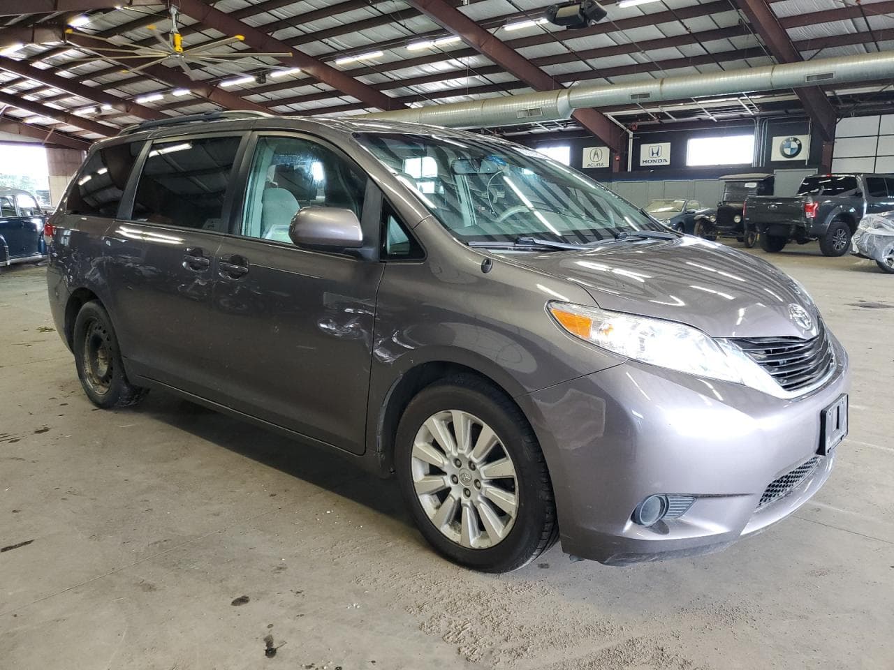 2013 Toyota Sienna Le - foto 4