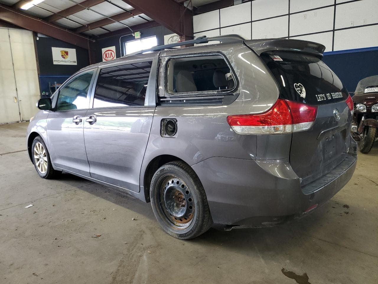 2013 Toyota Sienna Le - foto 2