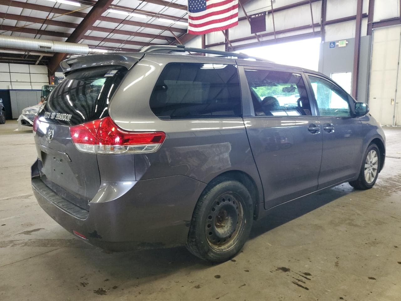 2013 Toyota Sienna Le - foto 3
