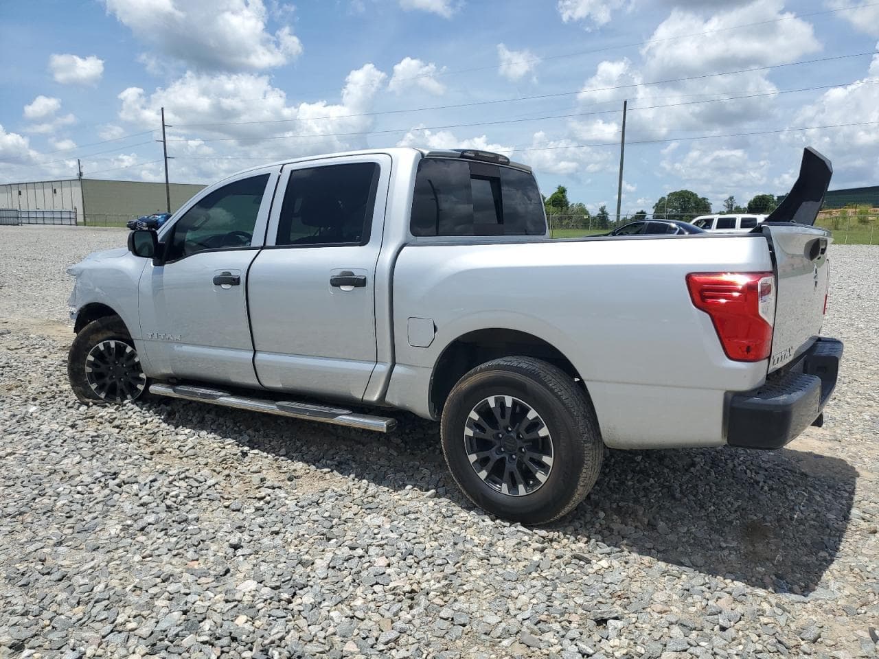 2019 Nissan Titan - foto 2